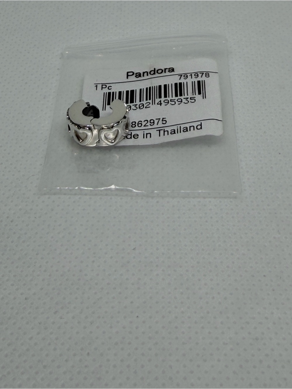 Pandora Band of Hearts Clip Charm - 791978